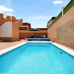 Contenta Villa *